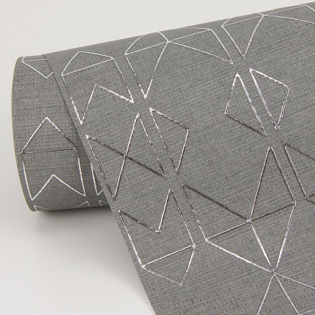 Paititi Sterling Diamond Trellis Wallpaper